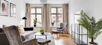 Constantin - Chic 2-bdr Apt With Balcony