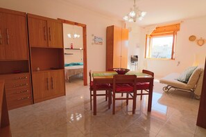 House, 1 Bedroom, City View | Interior