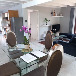 Dining room - Crest Farm - Self-catering 2-bedroom, Wi-fi, Views, Swiming Pool (Waterfall)