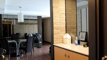 Apartment, 2 Bedrooms, Accessible, Balcony | Dining
