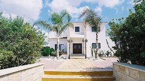Villa, 5 Bedrooms, Smoking, Balcony | Exterior