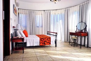 Villa, 5 Bedrooms, Smoking, Balcony