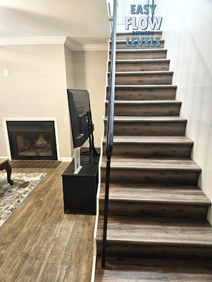 Condo, 2 phòng ngủ, sân hiên | Nội thất