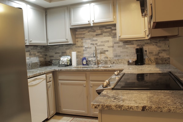 Condo, 2 Bedrooms, Patio | Interior