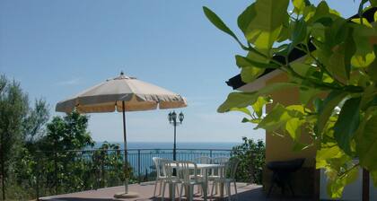 Holiday House in Cilento With Pool and sea View