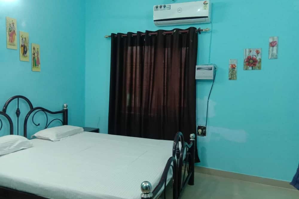 Room-janardan Homestay Lucknow