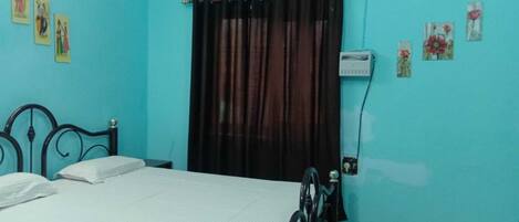 Room, 5 Bedrooms, Smoking, Terrace | 5 bedrooms