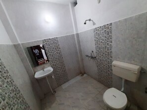 Zimmer, 5 Schlafzimmer, Raucher, Terrasse | Badezimmer