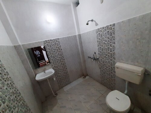 Room-janardan Homestay Lucknow