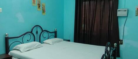 Room, 5 Bedrooms, Smoking, Terrace | 5 bedrooms