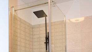 Apartment, 5 Bedrooms, Private Pool, Garden View | Bathroom - Three Apartment Complex With Pool (Tribunj)