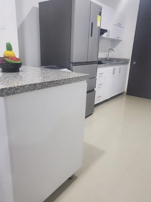 Apartment, 2 Bedrooms, Accessible, Smoking | Interior