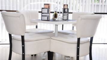 Apartment, 2 Bedrooms, Accessible, Smoking | Exterior