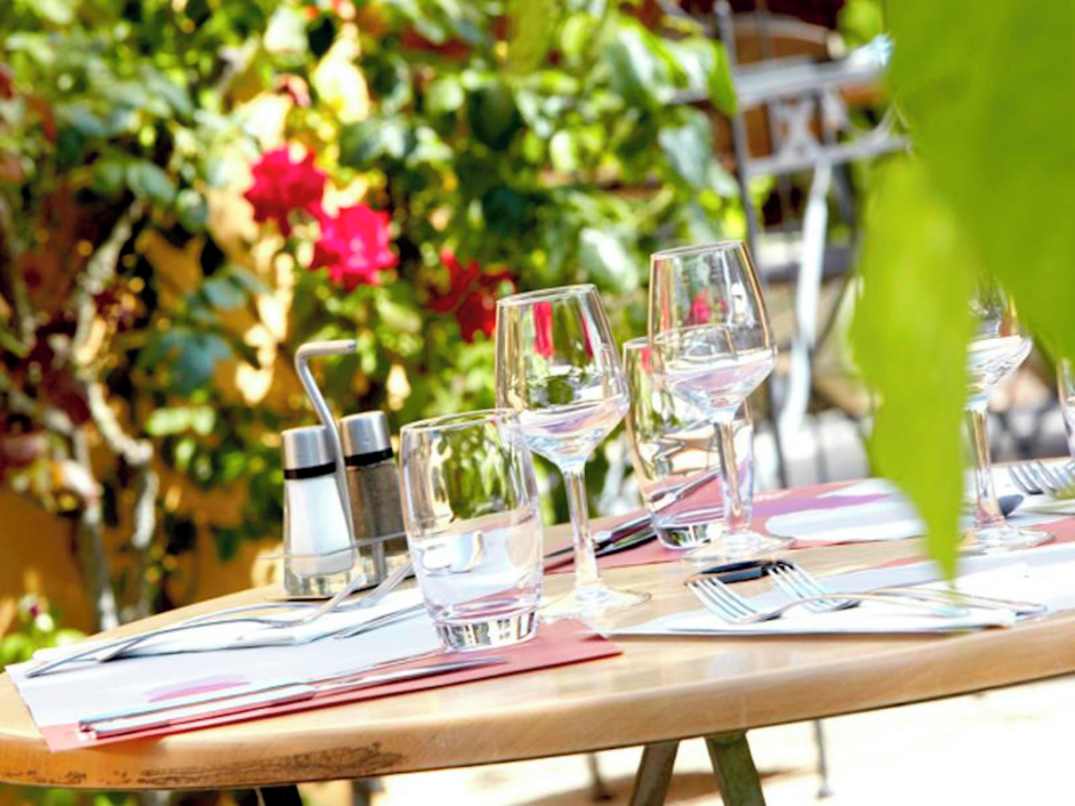 House, 1 Bedroom, Smoking, Balcony | Dining