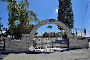Villa, 6 Bedrooms, Smoking, Private Pool | Property grounds