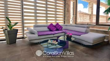 Villa, 6 Bedrooms, Smoking, Private Pool | Interior