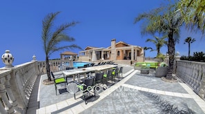 Villa, 6 chambres, fumeur, piscine privée | Restauration en plein air