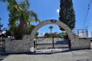 Villa, 6 chambres, fumeurs, piscine privée | Extérieur