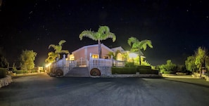 Villa, 6 habitaciones, para fumadores, alberca privada | Exterior