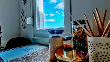 Apartment, 1 Bedroom, Terrace, City View | Dining room