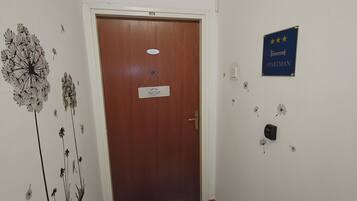 Apartment, 1 Bedroom, Terrace, City View | Interior