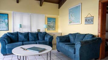 Villa, 2 Bedrooms, Balcony | Living room