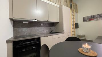 Apartment, 2 Bedrooms, Terrace, City View | Interior