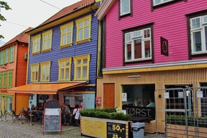 Huoneisto, 2 makuuhuonetta, terassi, kaupunkinäköala | Ulkopuoli