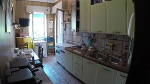 Apartment, 2 Bedrooms, Smoking, Patio | Private kitchen - Apartment in Villa Mora Near the sea - Wi-fi (Avola)