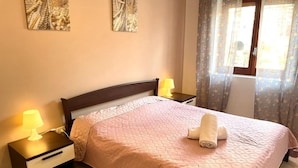 Apartment, 2 Bedrooms, Refrigerator | 2 bedrooms