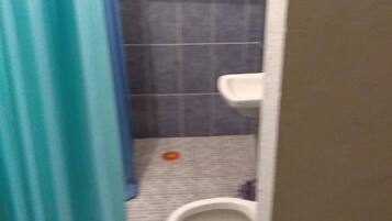 Room, 1 Bedroom, Smoking, Patio | Bathroom