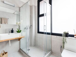 Room, City View | Bathroom