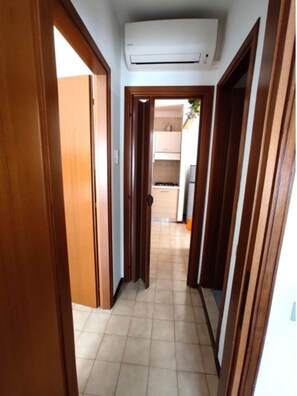 Appartamento, 2 camere da letto, balcone, vista città | Soggiorno