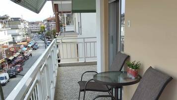 Apartment, 1 Bedroom, Balcony, Garden View | Balcony