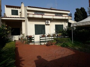 Appartement, 2 chambres, fumeur, balcon | Enceinte de l’hébergement