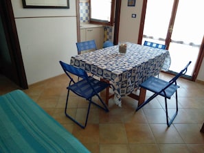 Appartamento, 1 camera da letto, balcone, vista giardino | Sala da pranzo