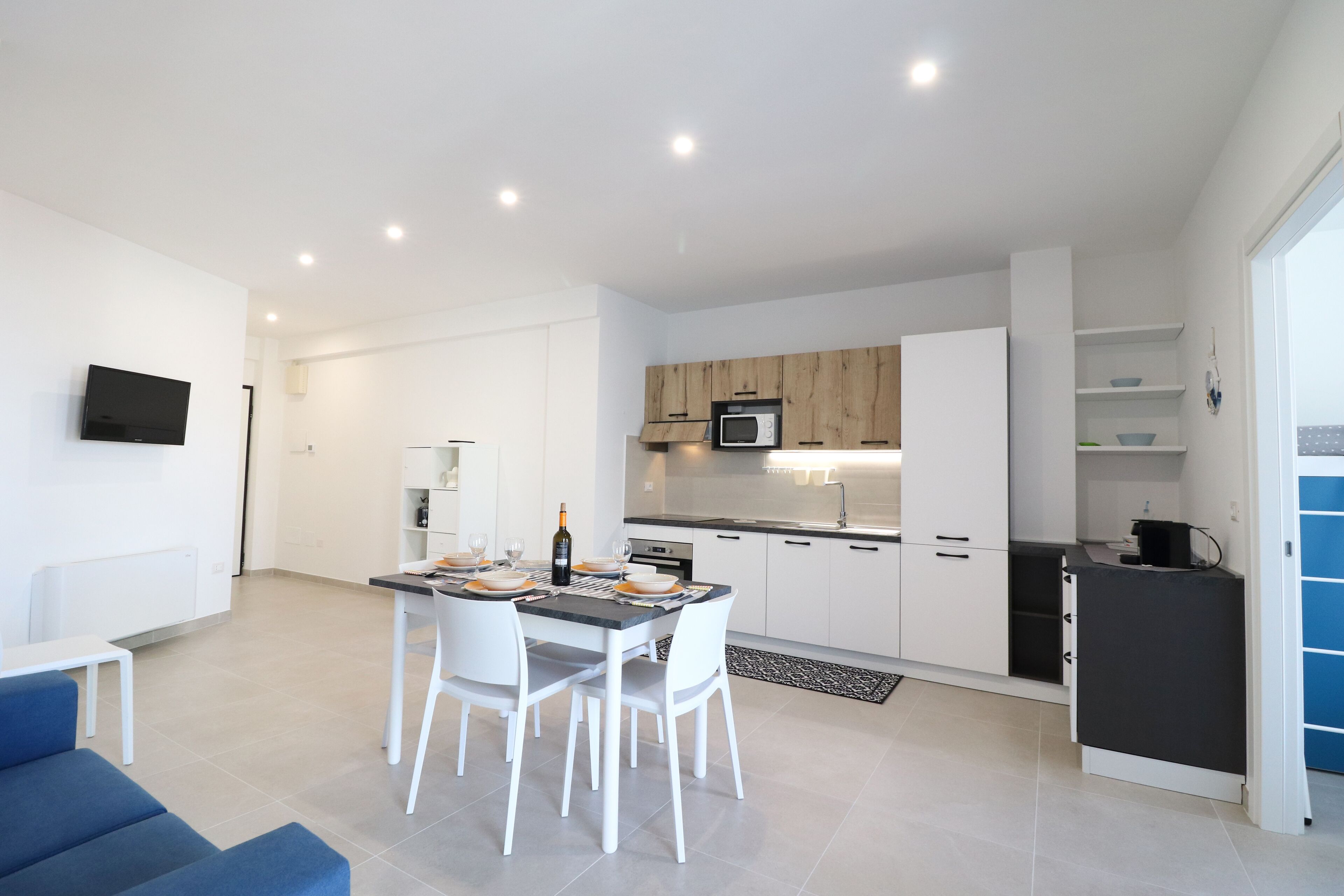 Huis, 2 slaapkamers, balkon, uitzicht op stad | Interieur