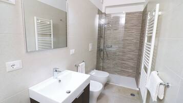 House, 2 Bedrooms, Balcony, City View | Bathroom