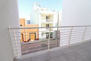 House, 2 Bedrooms, Balcony, City View | Property grounds - Casa Galatea in the Center of Otranto (Otranto)