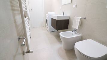 House, 2 Bedrooms, Balcony, City View | Bathroom
