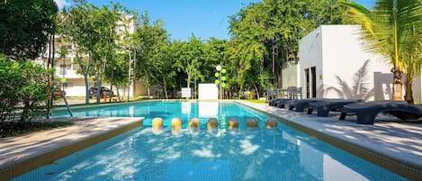 LÀgenhet - 3 sovrum - tillgÀnglighetsanpassat - rökare | Pool | Utomhuspool