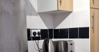Spacious 1 Br Lincoln City Centre & Amenities, Free Parking