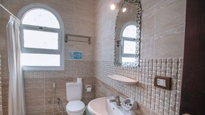 Apartment, 2 Schlafzimmer, Raucher, Balkon | Badezimmer
