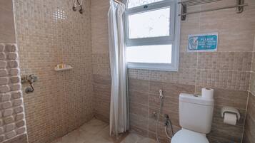 Apartment, 2 Bedrooms, Smoking, Balcony | Bilik Mandi