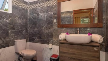 Camera, 2 camere da letto, fumatori, vista giardino | Bagno