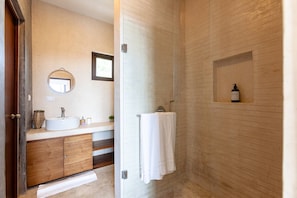 Bathroom - Magical Ph In Town Wprivate Rooftop Glass Tub (Tulum)