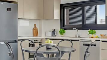 Apartment, 1 Bedroom, Balcony, City View | Interior