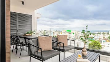 Appartamento, 2 camere da letto, balcone, vista città | Balcone