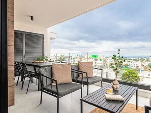 Appartement, 2 slaapkamers, balkon, uitzicht op stad | Balkon