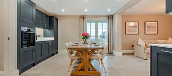 Stylish dog friendly Cotswold holiday apartment in Burford - Riverview